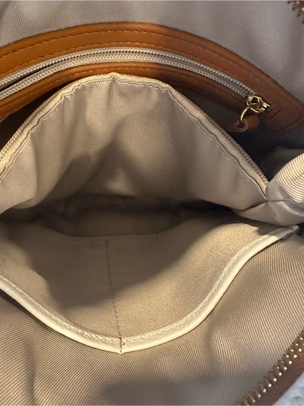 Valentina Italian Leather Cream and Cognac Shoulder Bag/ Backpack - Picture 7 of 10